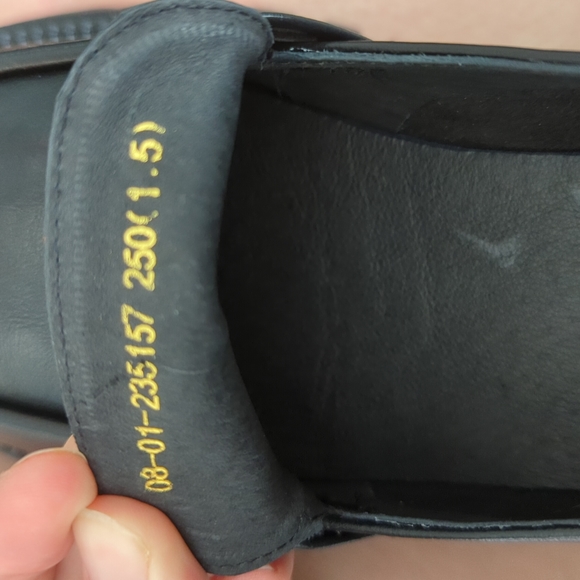 SOLD Black Loafers w/ Gold Chain (size 7.5) - Picture 5 of 5